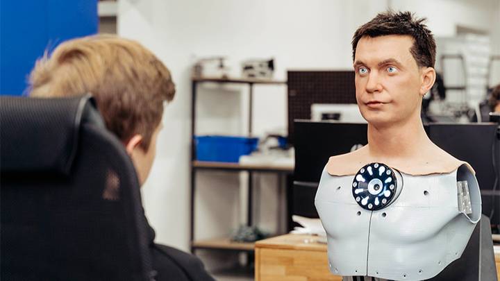 科技公司将向您付280,000美元，以使您的脸印在机器人上